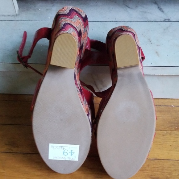 Sandals - Picture 3 of 3